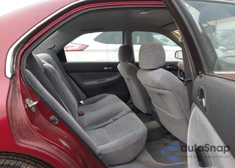 1995 Honda Accord Lx/Ex from USA, damaged, VIN 1HGCD5635SA122996